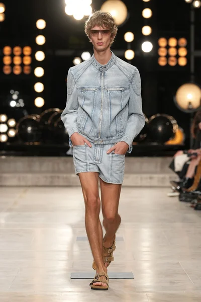 Look 44